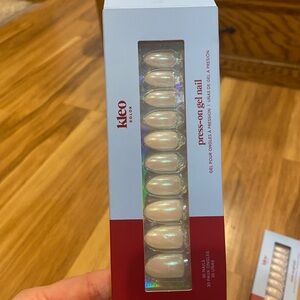 Press-On Gel Nail Bundle - NO glue required